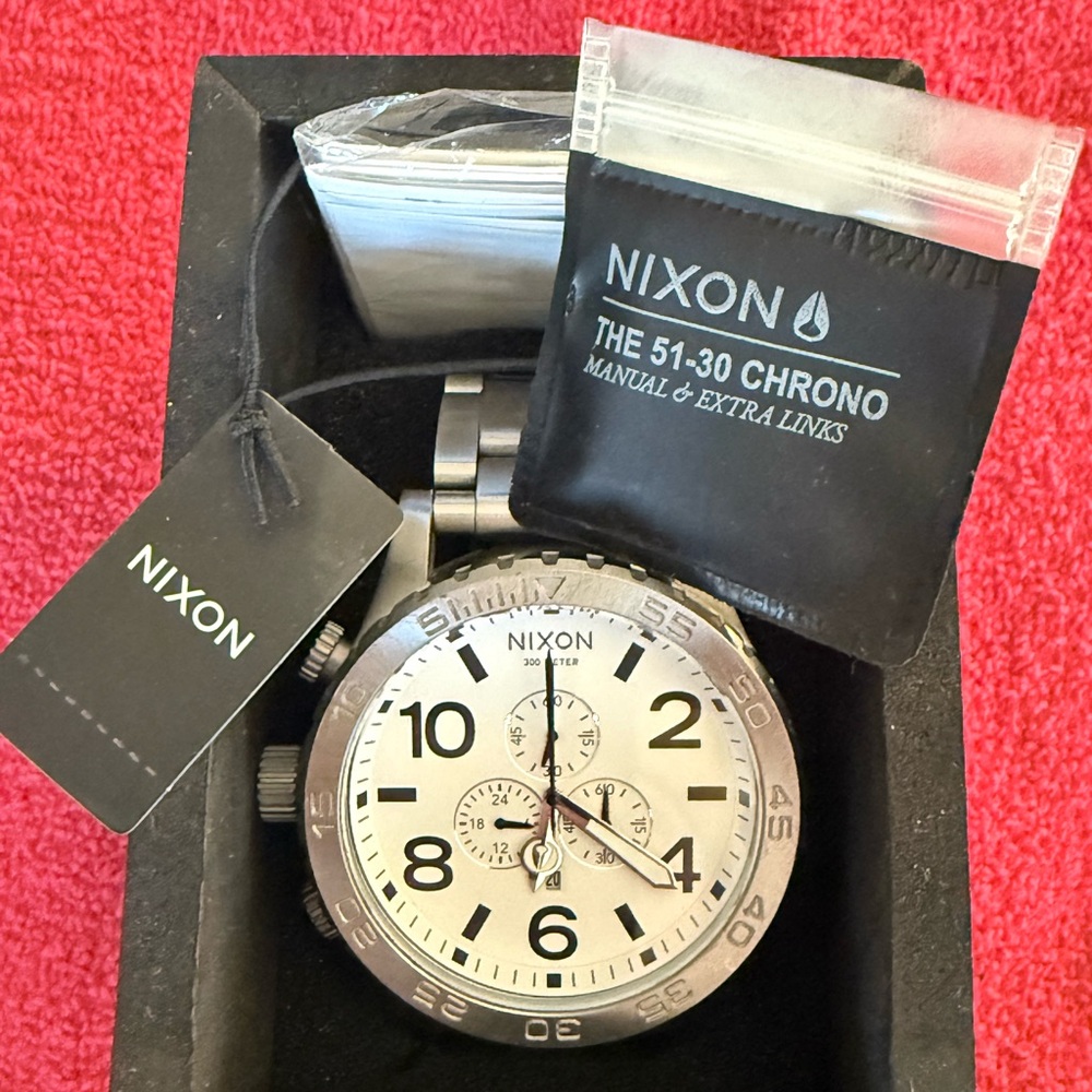 Nixon 51-30 Chrono White Dial Stainless Steel Quartz Watch A083 100, Box, Papers